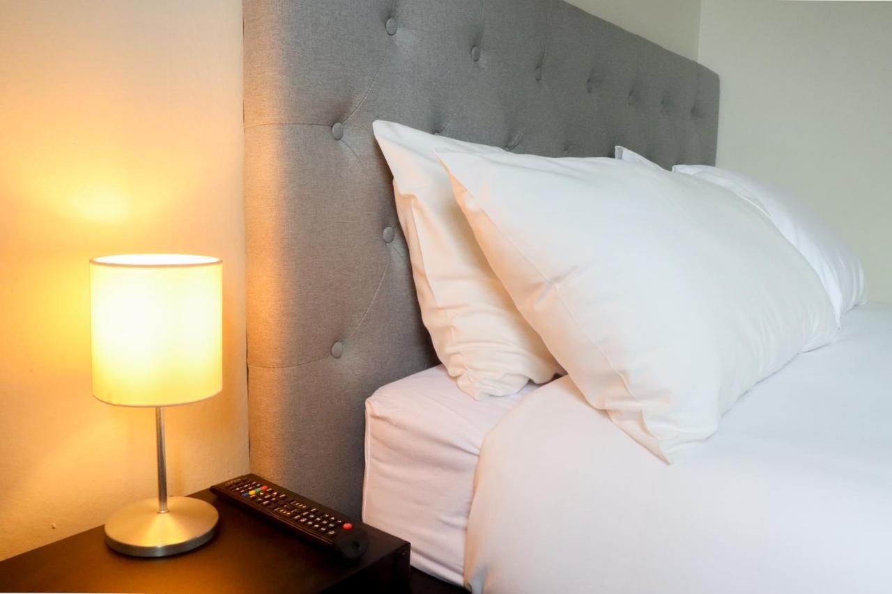 Tates Hotel Windsor Dış mekan fotoğraf